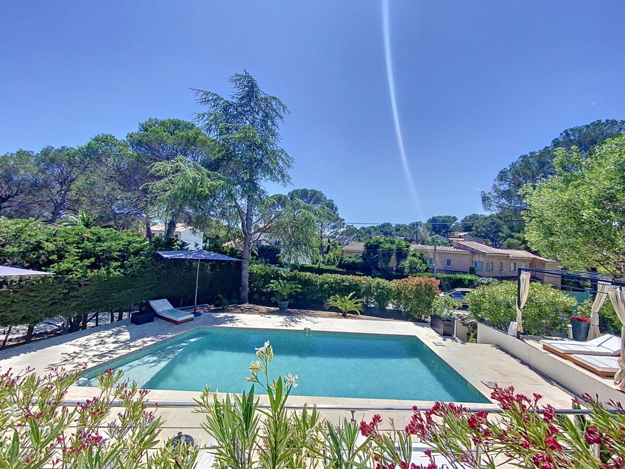 "Les Alizes" Cote Jardin Proche Bord De Mer Saint-Raphael (Var) Exterior foto